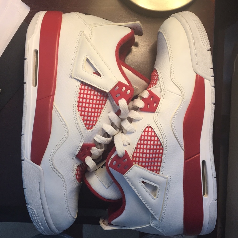Jordan 4 alternate 89 (gs size 5.5)